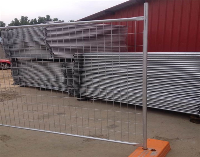 Complete temp fencing system in Top 5 factory