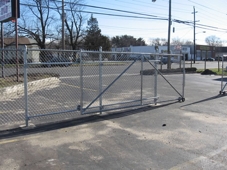 sliding gate of temporary chain link fence