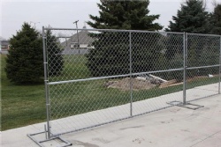 How To Build a Temporary Chain Link Fence